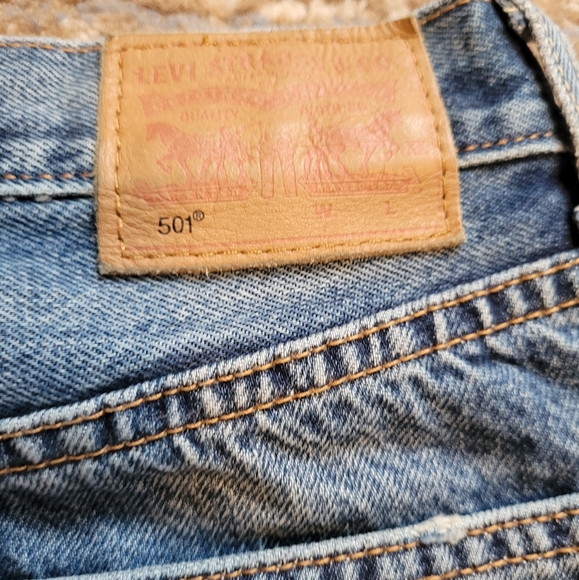 Levi's 501 White Oak Cone Denim - Picture 2 of 6